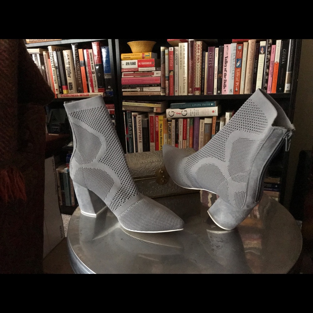 hot Hot HOT!!!  Fashionistas:  Badass Booties! - Picture 2 of 6
